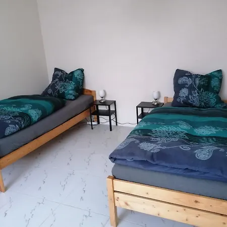 Civrilli 5 Zi/wohnung Διαμέρισμα Teuchern